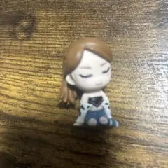 （美品）ルセラフィム サクラ 肩ズンfig ガチャガチャ LE SSERAFIM