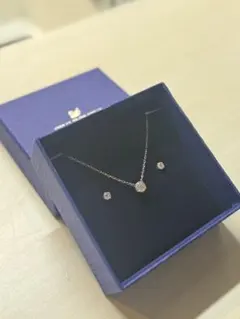 ネックレスとピアスのセット