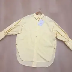 新品タグ付ACUTA アクータ イエロー 長袖 シャツ ボタン付き　春夏のサムネイル