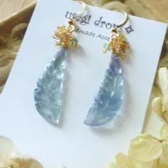 14kgf/天然石フローライト リーフカービングとマルチジルコンのピアス