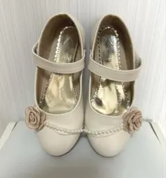 ひ*い様 【美品】 キッズ シューズ 可愛い 式
