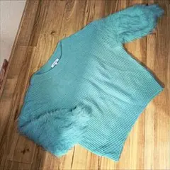 美品グローバルワーク ファー袖ニット