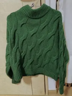 エイチアンドエム　肉厚ダークグリーンニット