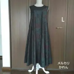 着物リメイク✿黒泥系本場大島紬　花柄✿ノースリーブテント型フレアーワンピース