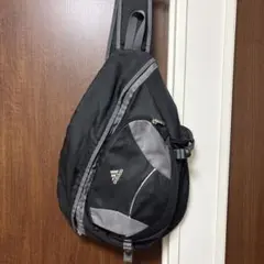 adidas ショルダーバッグ ブラック/グレー