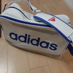 90s adidas　エナメルバッグ　レトロ　ジムバッグ　旧デザイン　ボストン