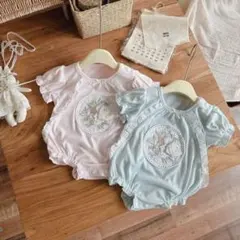 新品 babyベビー ロンパース ブルー 6m-1歳 水色の夏服 浮き刺繍.