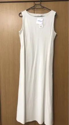 【ユニクロ　新品】ウルトラストレッチ エアリズムワンピース　ホワイト　Lサイズ