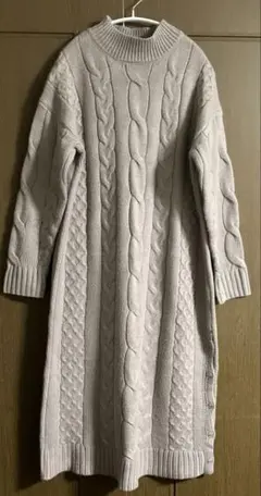 ベルーナ　ケーブルニット　ワンピース　ピンクベージュ　Mサイズ