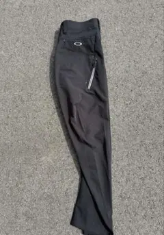 Oakley ブラックパンツ スリムフィット
