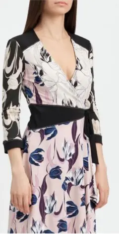 BCBGMAXAZRIA ラップワンピース 花柄 XXSのサムネイル