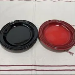 LE CREUSET 12cm プレート 2枚セット ブラック レッドのサムネイル