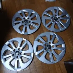 送料込み！ZVW50 50プリウス 後期 純正ホイールキャップ4枚セット再 