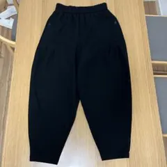 黒パンツ　サルエルっぽいです