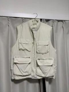 ホワイト ダウンベスト フロントポケット付き