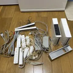 任天堂 Wii 本体 2台セット リモコン ヌンチャク ケーブル類ジャンク品