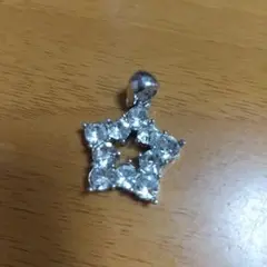 星型 モチーフ チャーム シルバーカラー