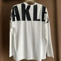 Oakley ホワイト長袖男女両用 Tシャツ S（レディスＬ）のサムネイル