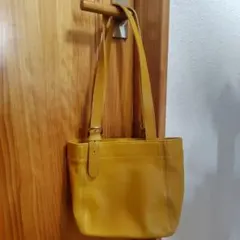 オールドコーチ　ショルダーバッグ　　レザー　イエロー　チャーム無し