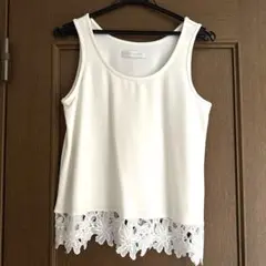 セシルマクビー　タンクトップ　白のサムネイル