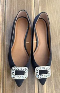 ビジュー付きバックル 黒 フラットシューズ