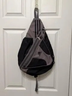 adidas ボディバッグ グレー/ブラック　約52㎝