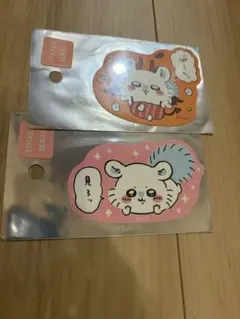 ちいかわ　スマホに貼れるサイズのステッカー　モモンガ　2種セット