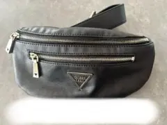 Guess ウエストポーチ　ボディーバッグ　被らない