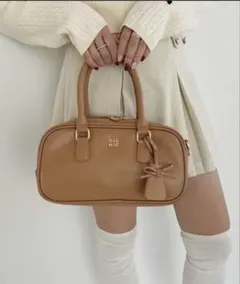 NICE CLAUP キーチャーム付きスクエアボストンバック