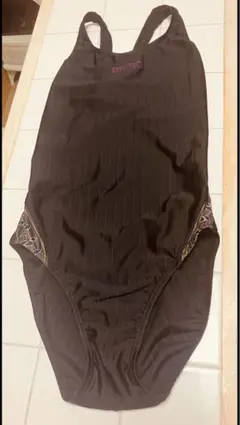 arena ⭐️スポーツ用水着 黒 ストライプ・競泳/練習水着