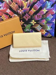 LOUIS VUITTON ルイヴィトン ヴェルニ キーケース 4連のサムネイル