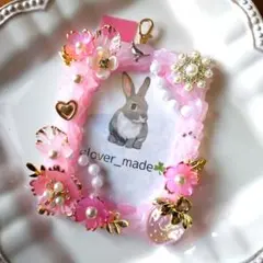 ホイップデコ硬質トレカケース　イチゴピンクフラワー　キーホルダー