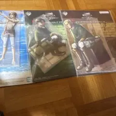 進撃の巨人一番くじ　ビッグアクリルスタンド　リヴァイ　エレン　エルヴィン