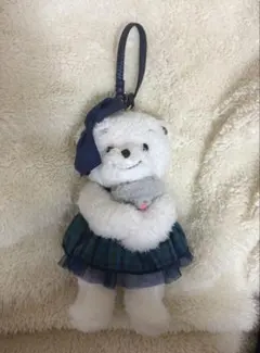 ファミリア × yori コラボ ホイップマスコットベアー - メルカリ