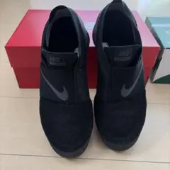 NIKE ブラック スリッポンスニーカー　ブラック