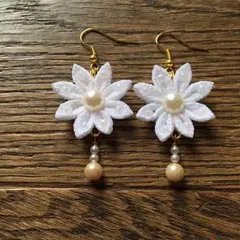 ② つまみ細工 ピアス パール ホワイト 浴衣