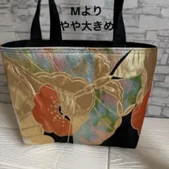 帯リメイク　黒地に蝶と松　トートバッグのサムネイル