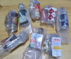 ミニチュア飲料缶キーホルダー8個セット