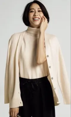 DoCLASSE ドゥクラッセ　Vネック カーディガン 羊毛 カシミア　ベージュ