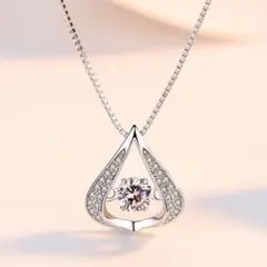 ティアドロップ 雫 ダンシングストーン シルバー ネックレス 高級