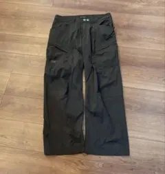 arc'teryx カーキ　パンツのサムネイル