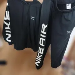 Nike ブラック フルジップパーカーとパンツセット