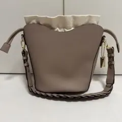 a.v.v ベージュ バケット型 ショルダーバッグのサムネイル