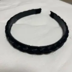 ほぼ新品❣️ 三つ編みデザイン　ブラックのカチューシャ