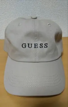 GUESS 　キャップ　 ベージュ 未使用のサムネイル