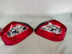 トヨタ ヴィッツ NSP130 純正 テールランプ 赤色 左右セット - メルカリ