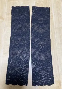 黒の花柄レースアームカバー