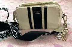 GUESS ショルダーバックのサムネイル