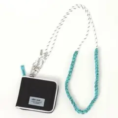 niko and... オリジナルストラップ付きZIP財布 ブラック/グリーン