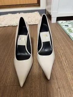 ベージュ ポインテッドトゥ ハイヒール